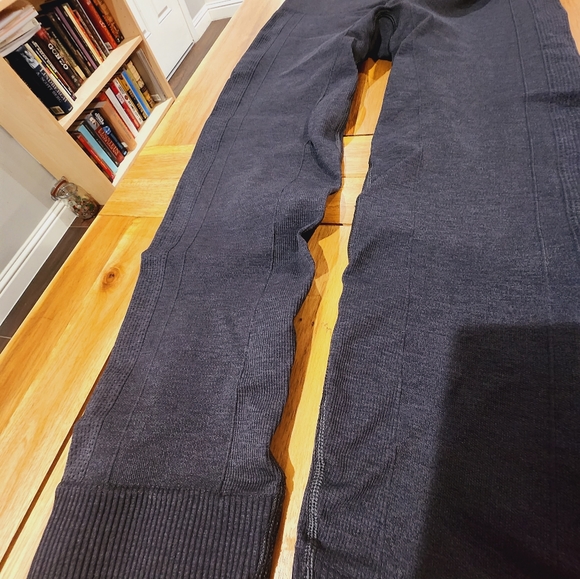 Lululemon - lot of 8 crops/pants - Picture 13 of 16